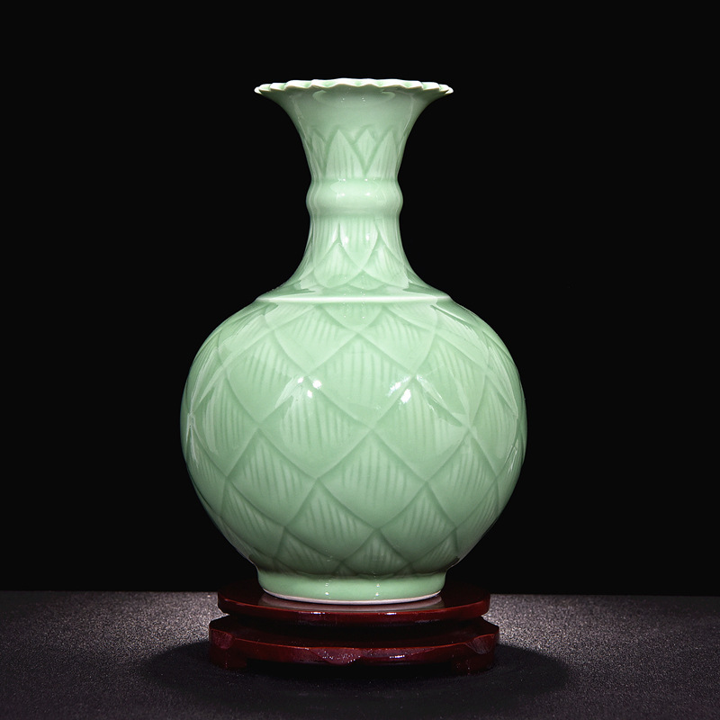 景德镇青瓷雕刻陶瓷小花瓶手工装饰工艺品新中式家居软装玄关摆件