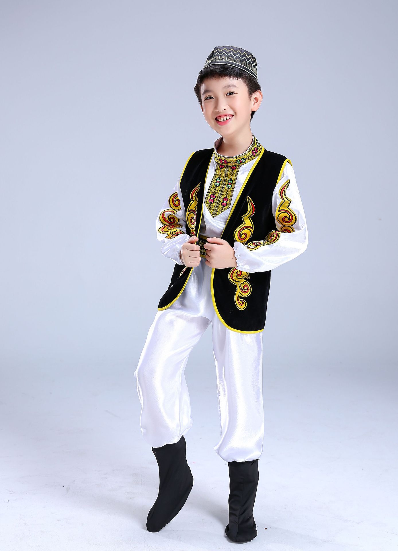 新款儿童少数民族服装男童新疆维吾尔族舞蹈服哈萨克族演出服套装