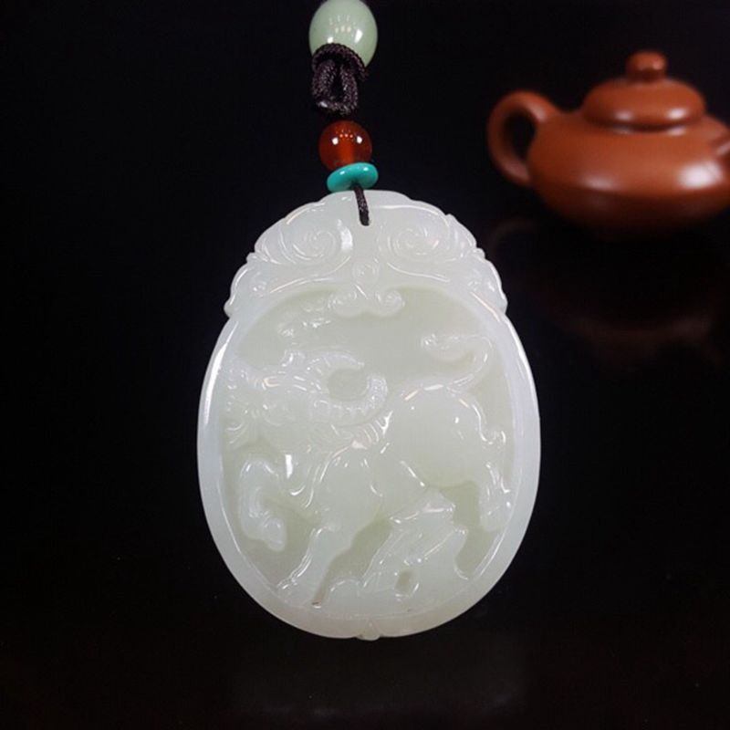 和田玉牛牌子生肖牛吊坠白玉牛挂件天然玉牛吊坠