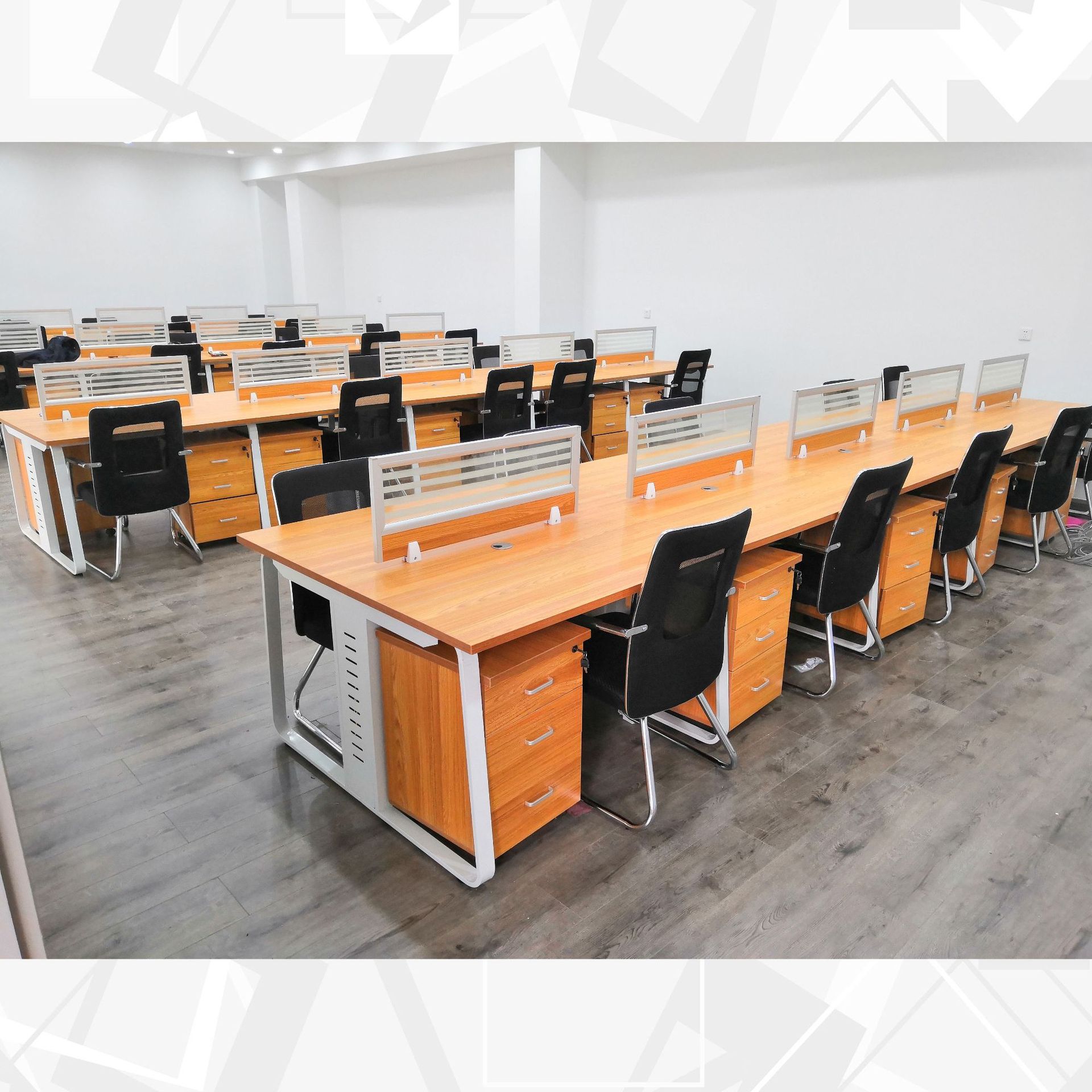 常州厂家供应职员办公桌办公室卡位简约现代2/4/6人位四人位职员