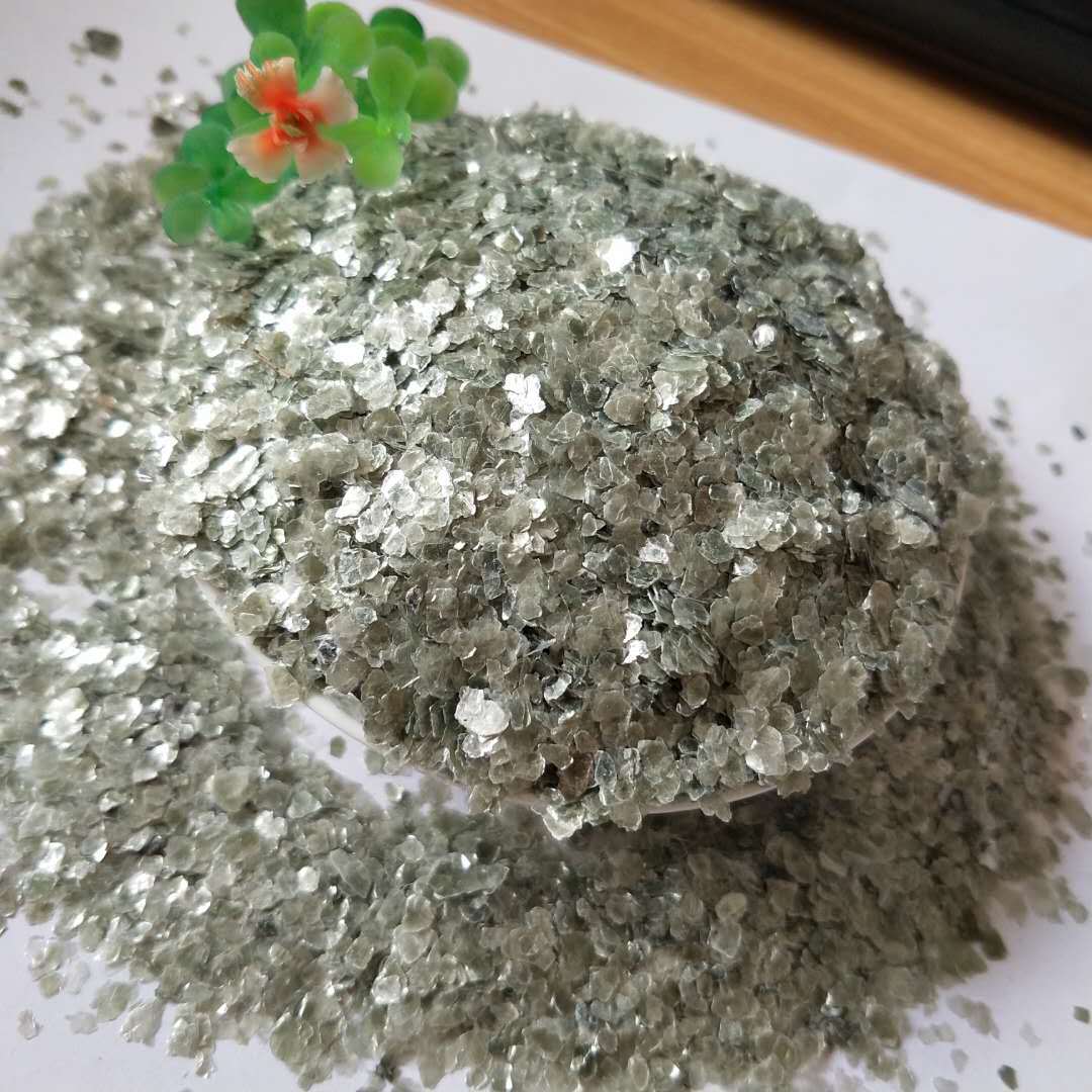 龙彩矿产品供应染色岩片多彩复合岩片岩片真石漆岩片