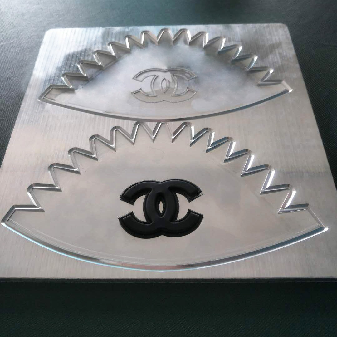 加工定制各种品牌logo 扇形缺口形状金属滴塑模具 耐用铝制滴胶模