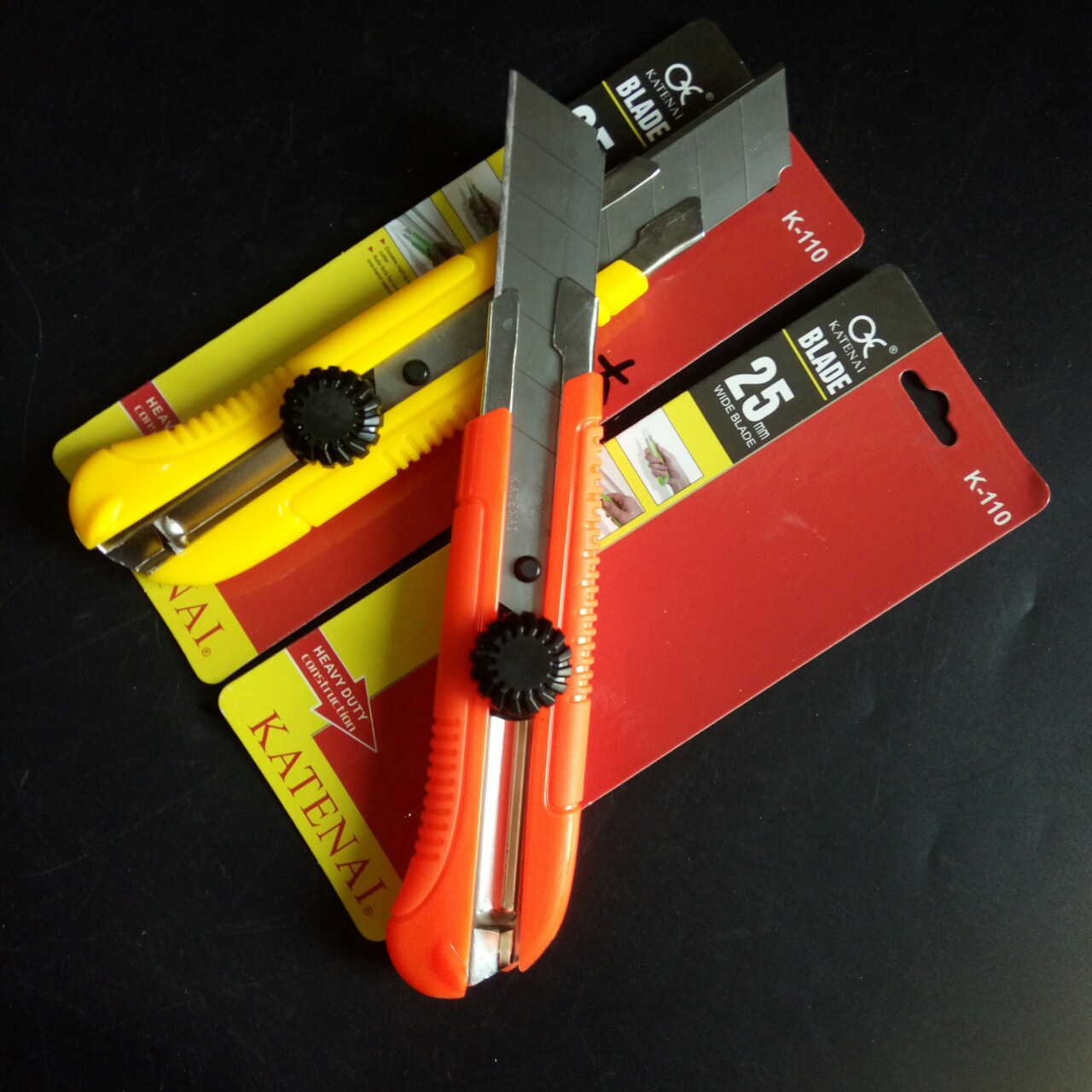 旋钮式大号美工刀25m卡装裁纸手推刀切割刀贴膜壁纸刀