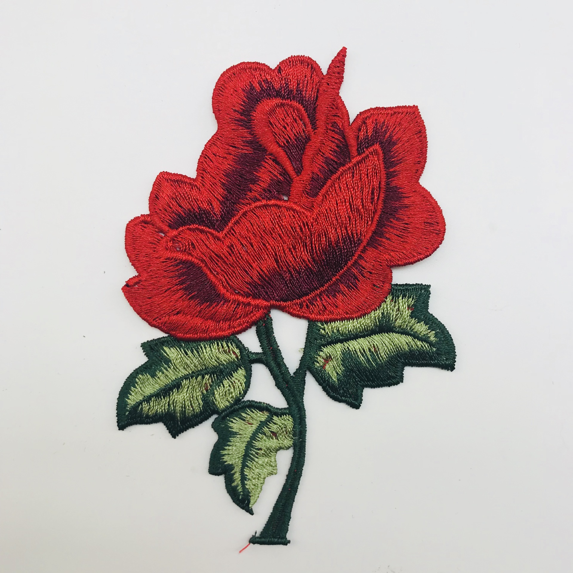 特价时尚玫瑰花刺绣布贴彩色水溶领花 衣服贴花电脑绣花贴补丁贴