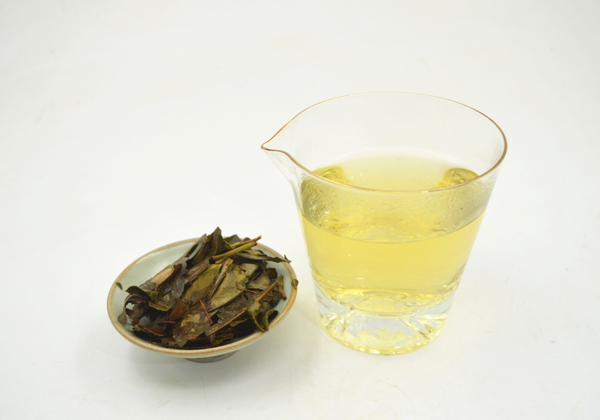 2018福鼎白茶黄金叶茶饼 清甜的很