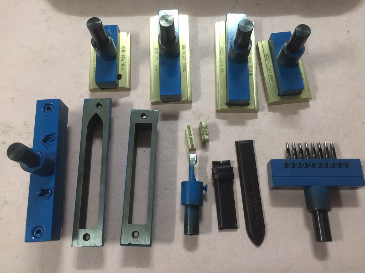 厂家直销皮表带压花定位打孔diy皮革模具 皮表带模具五金模具定做