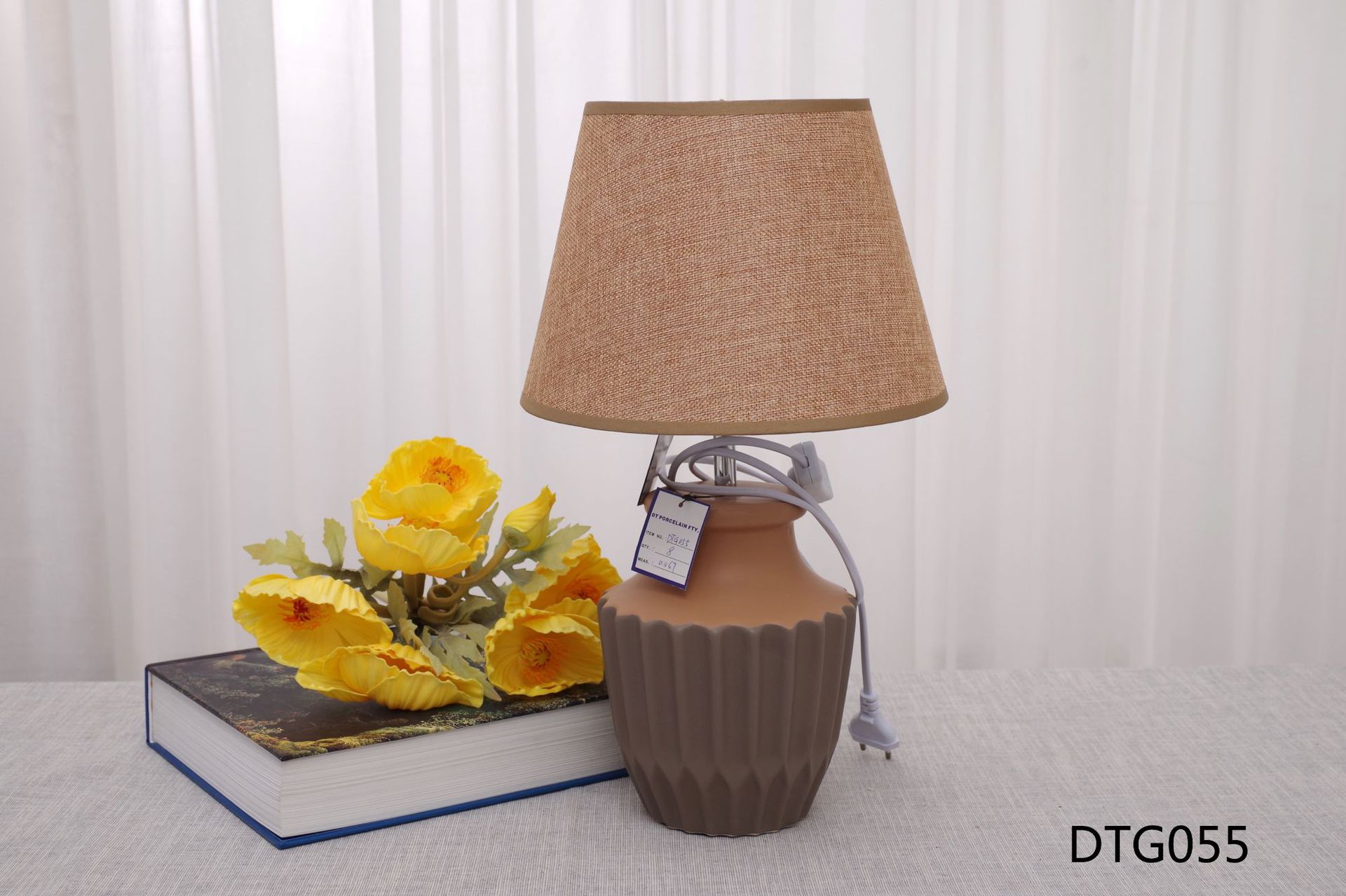 欧式简约陶瓷色釉台灯 复古装饰摆设桌面陶瓷台灯 卧室照明台灯