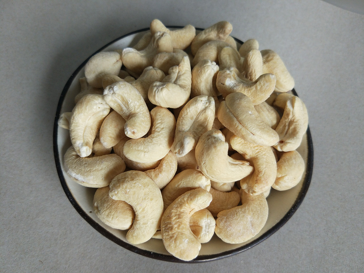 中颗粒越南腰果仁ww320生干原味无漂白精品标准