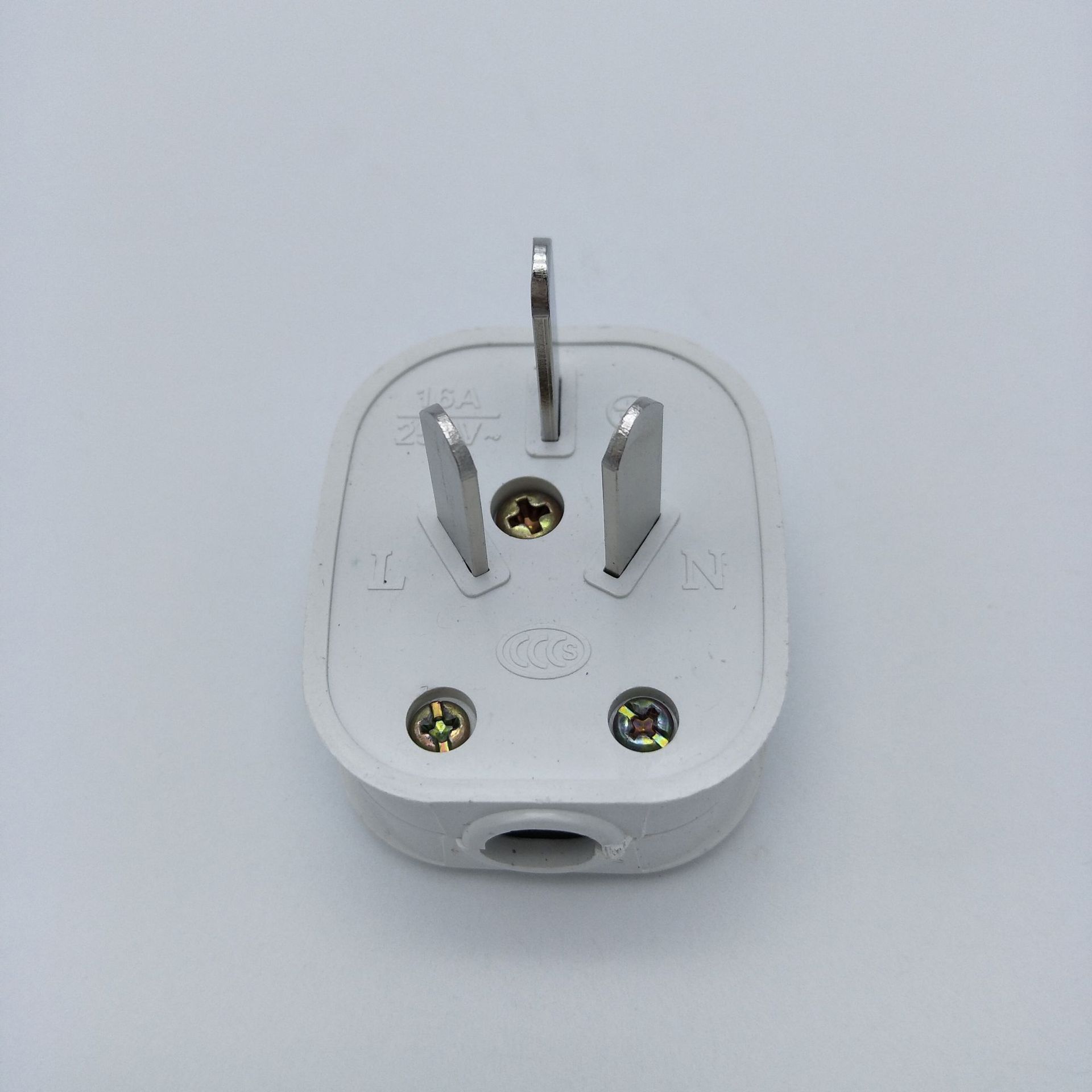 白色阻燃三极电源插头 10a三脚纯铜插只 pvc接线插头