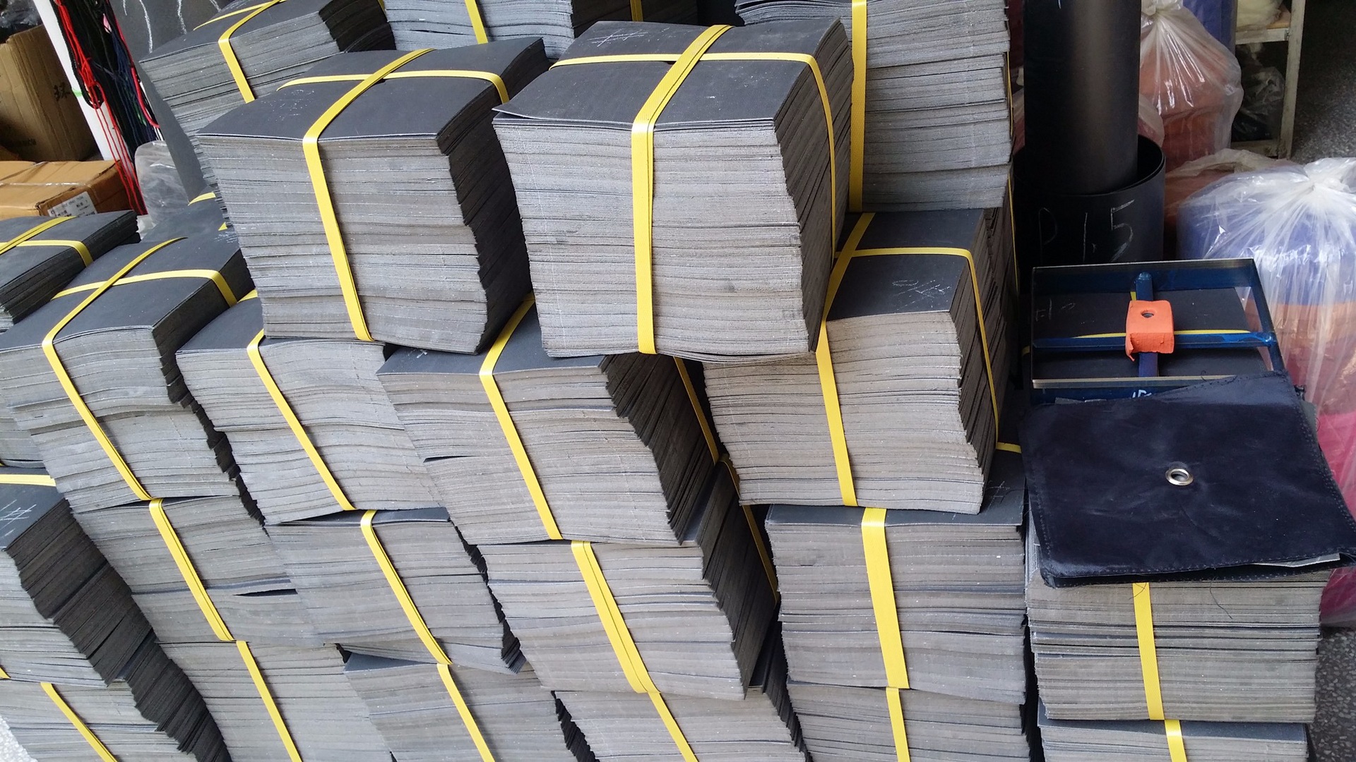 0箱包支撑板书包后幅塑料胶板加工定制