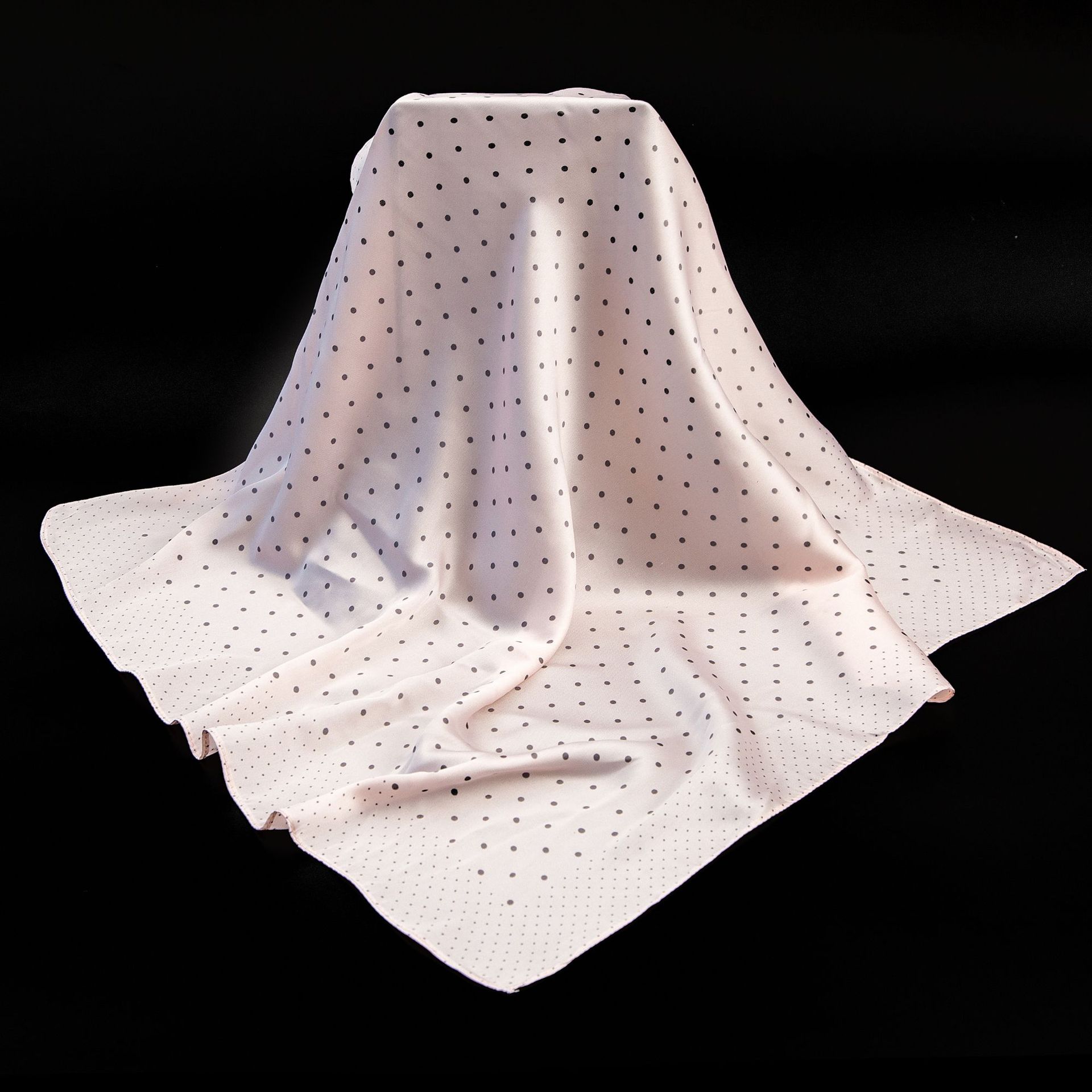 2019新款仿蚕丝白色圆点点丝巾女小百搭空姐小领巾围巾装饰方巾