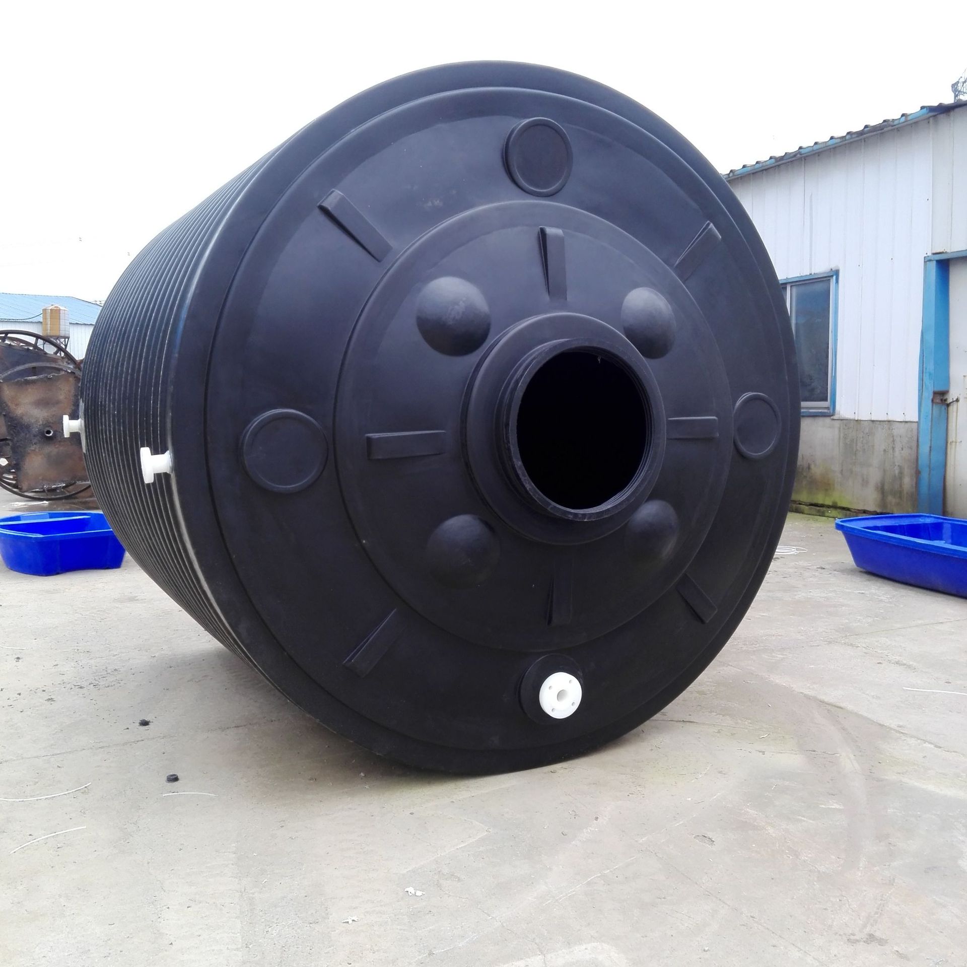 大庆15吨pe塑料储罐滚塑水箱大型塑料水箱污水处理箱蓄水罐pe水塔