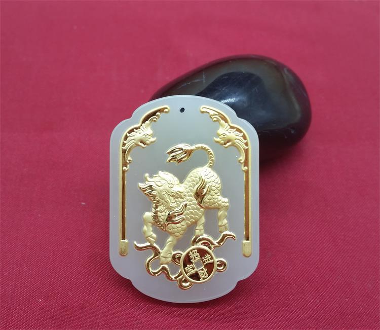 金镶玉麒麟吊坠 加厚黄金天然和田玉 招财纳福男款金麒麟 挂件