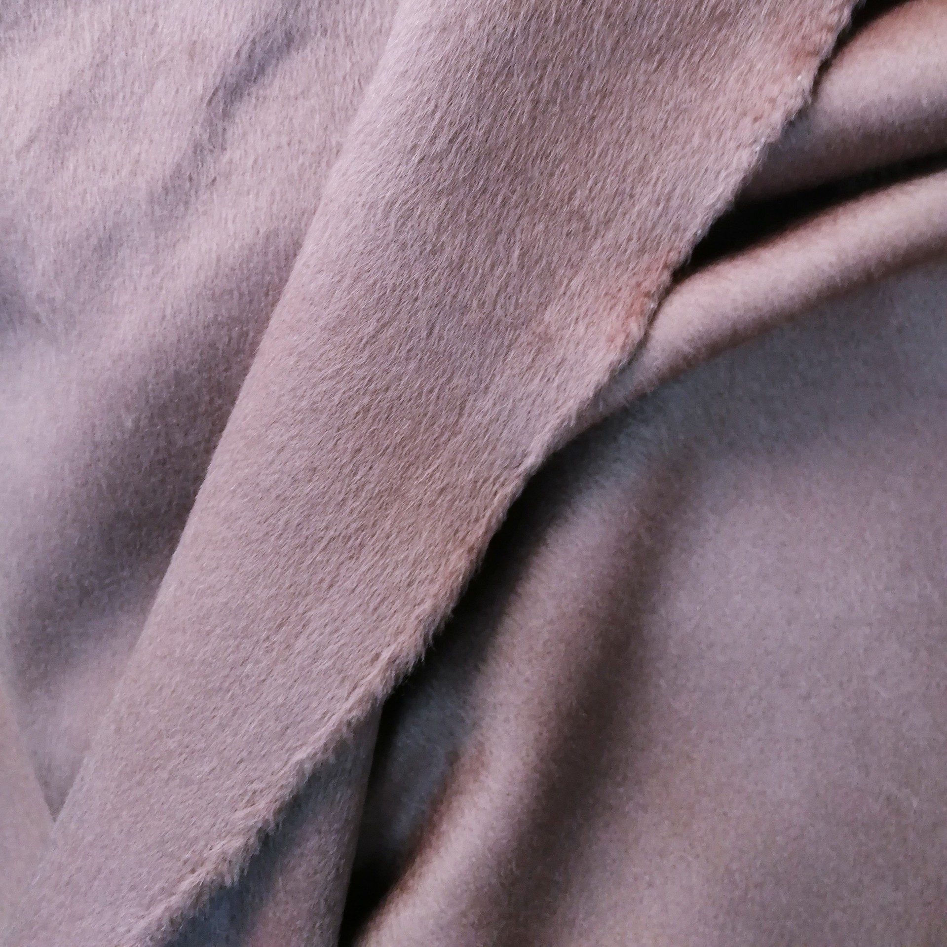 厂家批发 双面加厚长毛阿尔巴卡羊绒面料 秋冬女装棉服毛呢面料