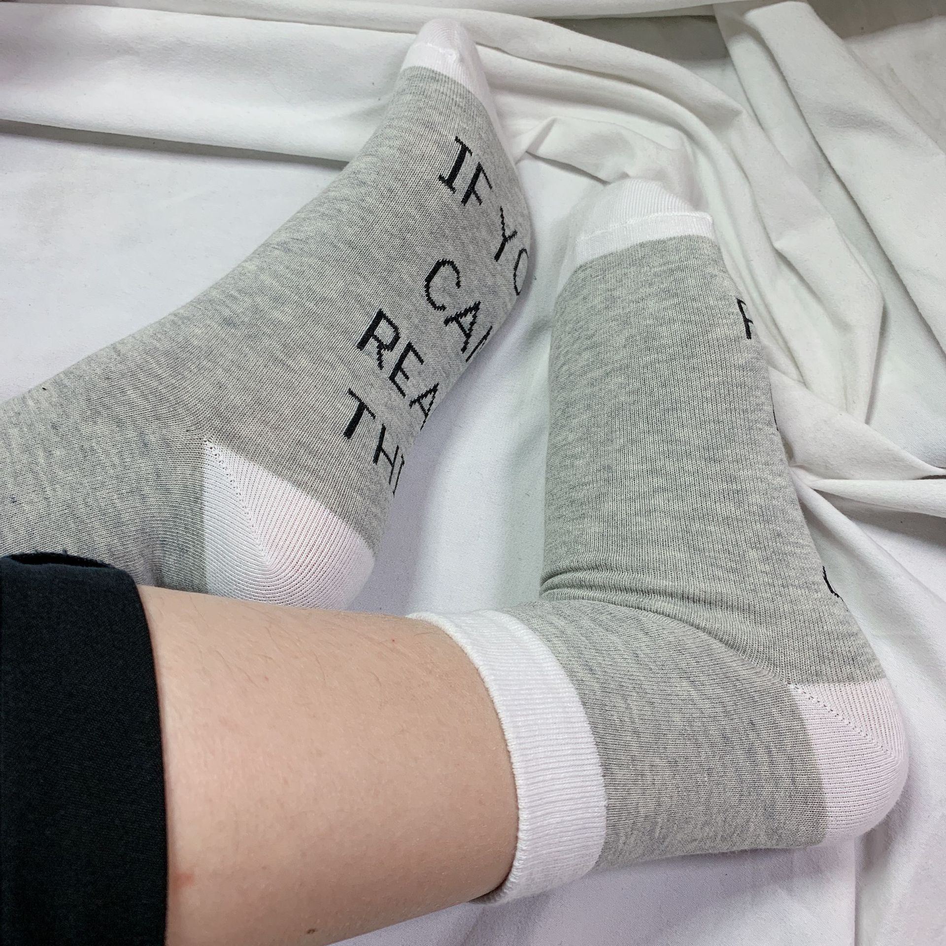 if you can read this白灰亚马逊wish欧美脚底英文字母袜