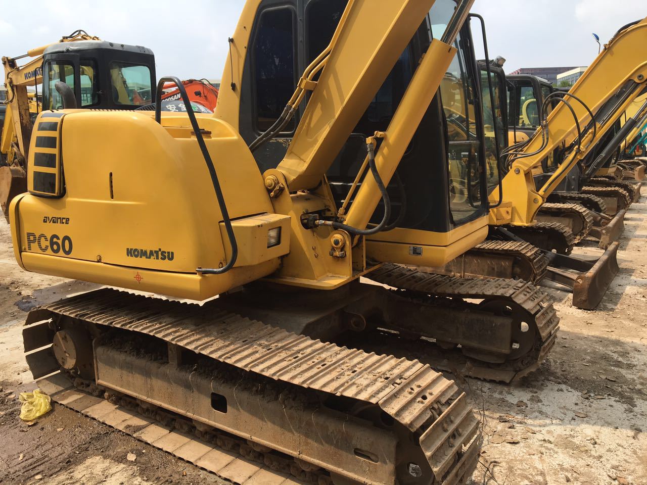 二手小松60产品质量参数另售大型挖掘机中型挖掘机需要联系