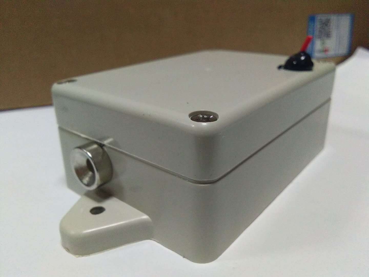 野外防盗夹子报警器,一拖五十,多层防水,接收信号稳定快