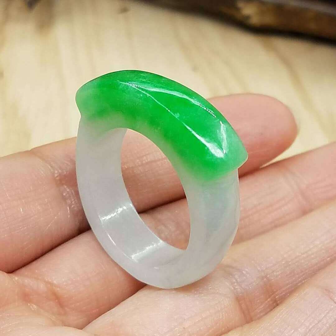 巴山翡翠指环 时尚男士飘绿翡翠戒指 马鞍翡翠戒指