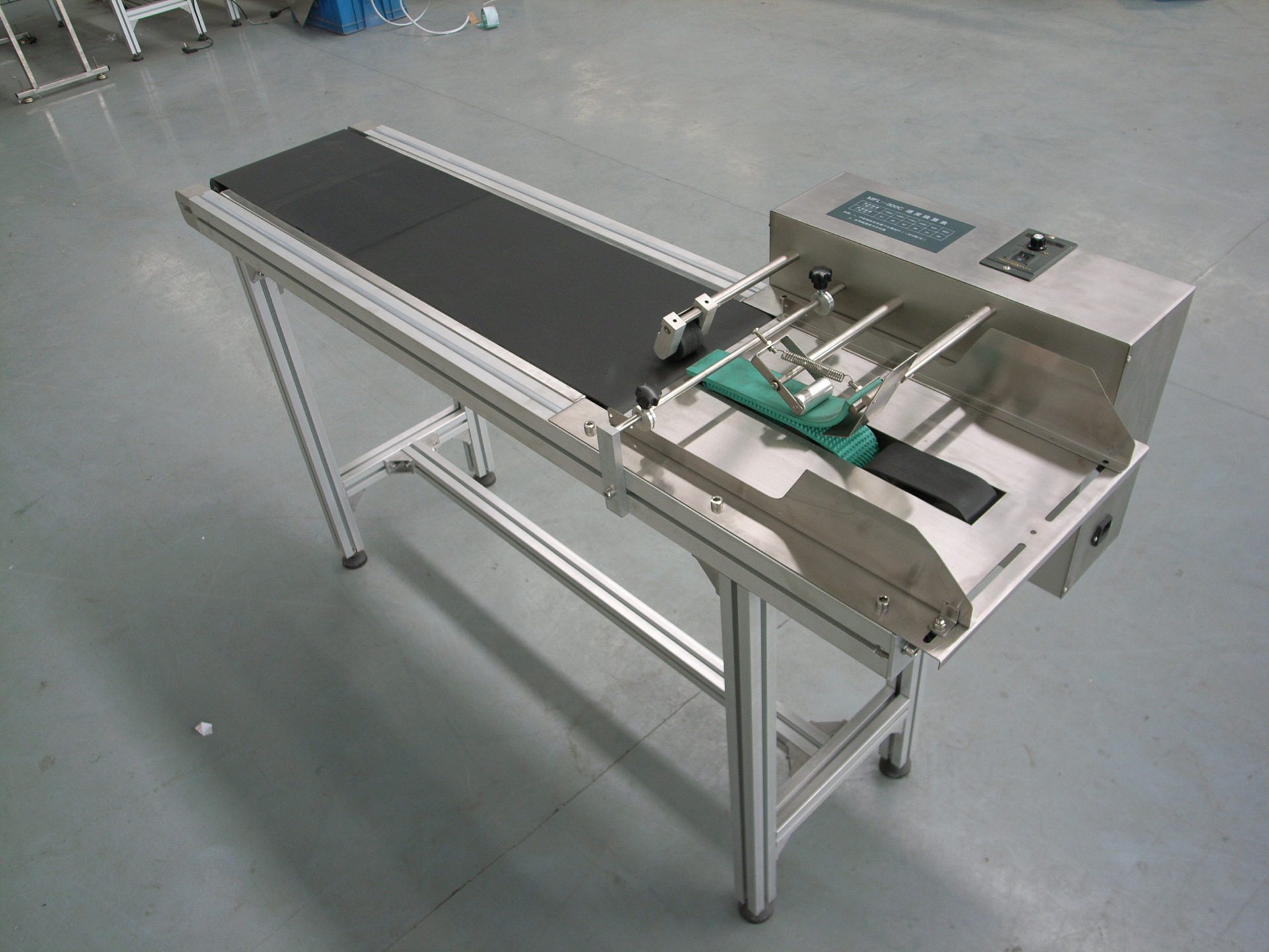 欧克来可定制式摩擦式高速自动分页机卡类包装袋食品袋专用分页机