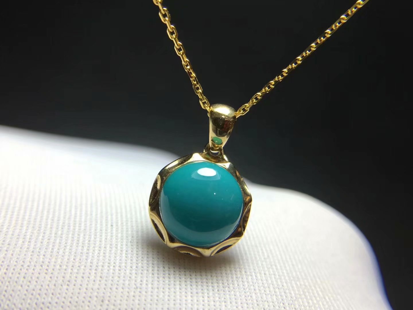 江苏18k金镶嵌简约吊坠果冻料绿松石项链送金链子 产地克价