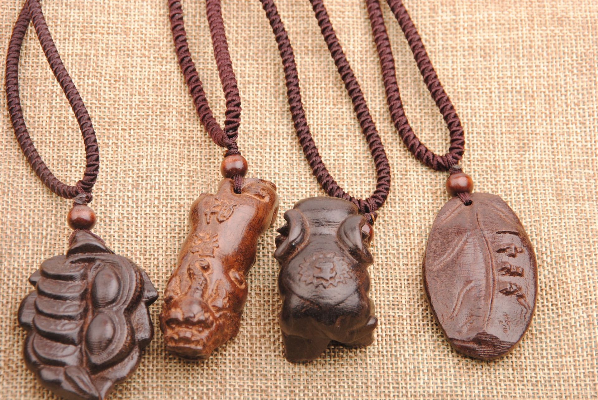 原创手工雕刻木头鱼项链吊坠 民族风复古木质长款毛衣链饰品挂饰