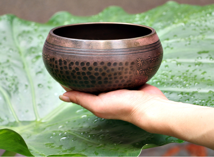 尼泊尔手工佛音碗批发西藏颂钵厂家直销瑜伽静心钵梵文款佛音钵