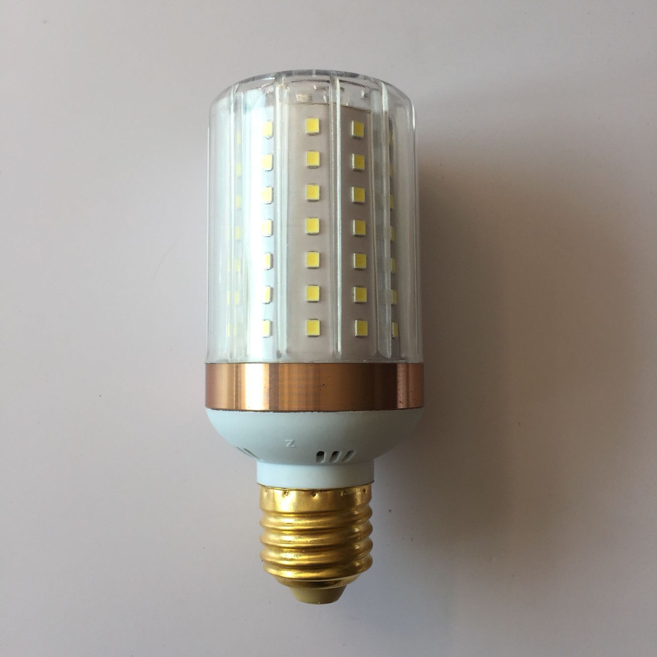 新款led玉米灯 王中王柱形灯高亮玉米灯泡 e27螺口20w25w玉米灯