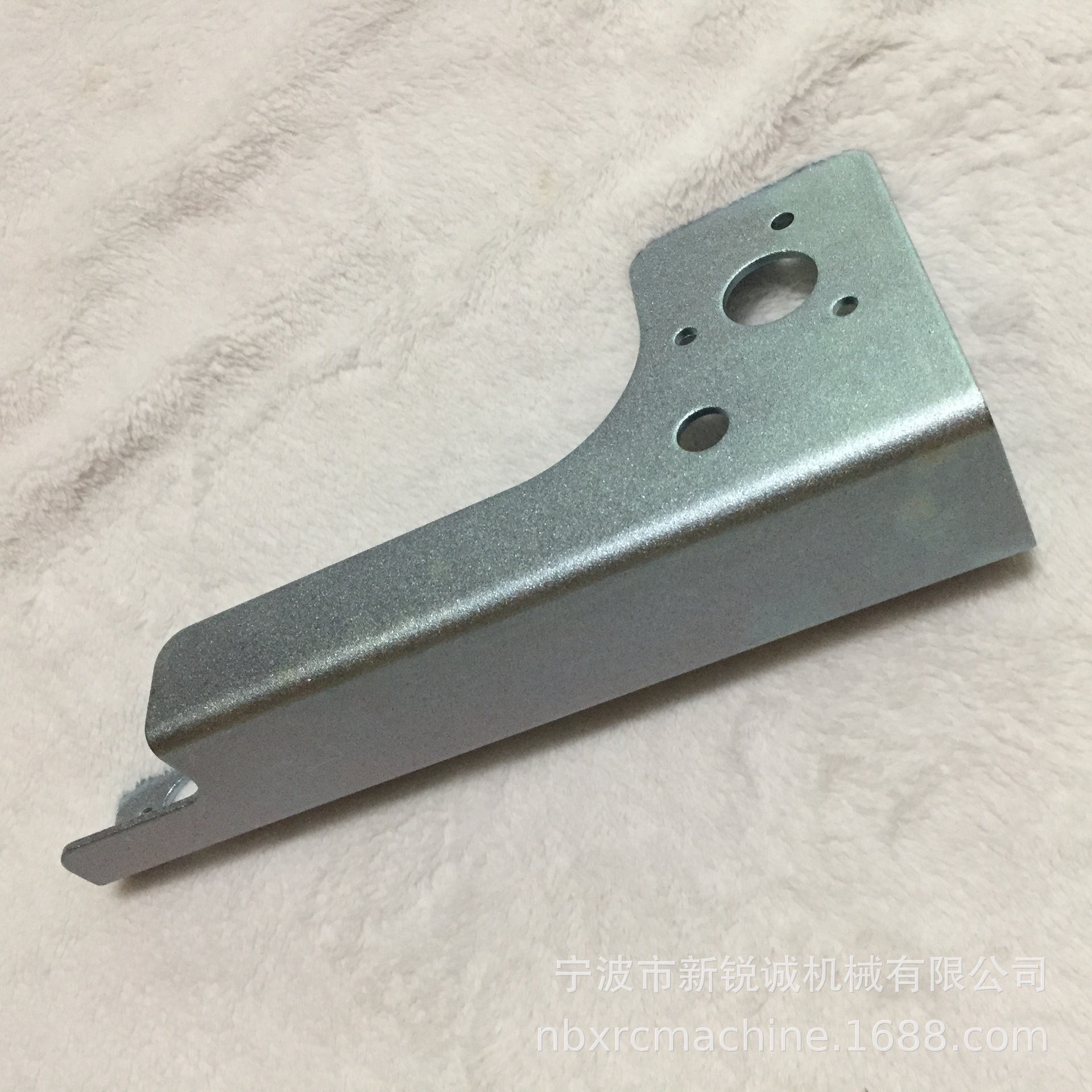 供应汽车冲压零件 钢板冲压镀锌件 五金钣金件 来图来样定制