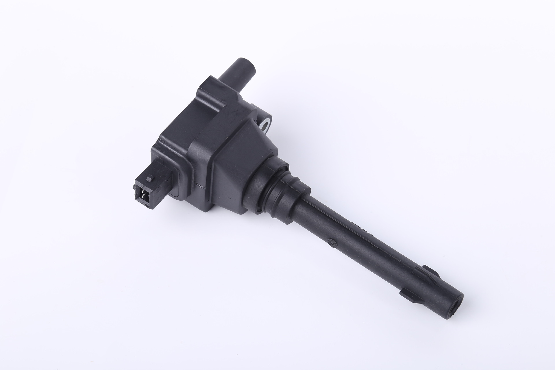 高压包点火线圈 厂家直销比亚迪483高压点火线圈 oe:f01r00a 011