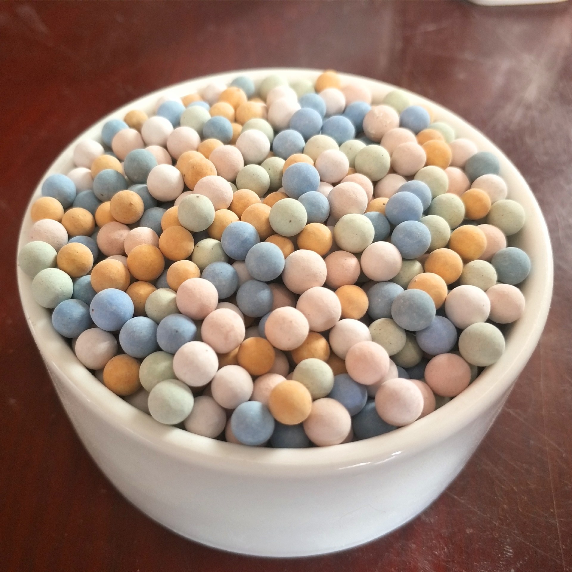 厂家直销陶粒麦饭石球 电气石球 远红外球 规格种类齐全 价格低