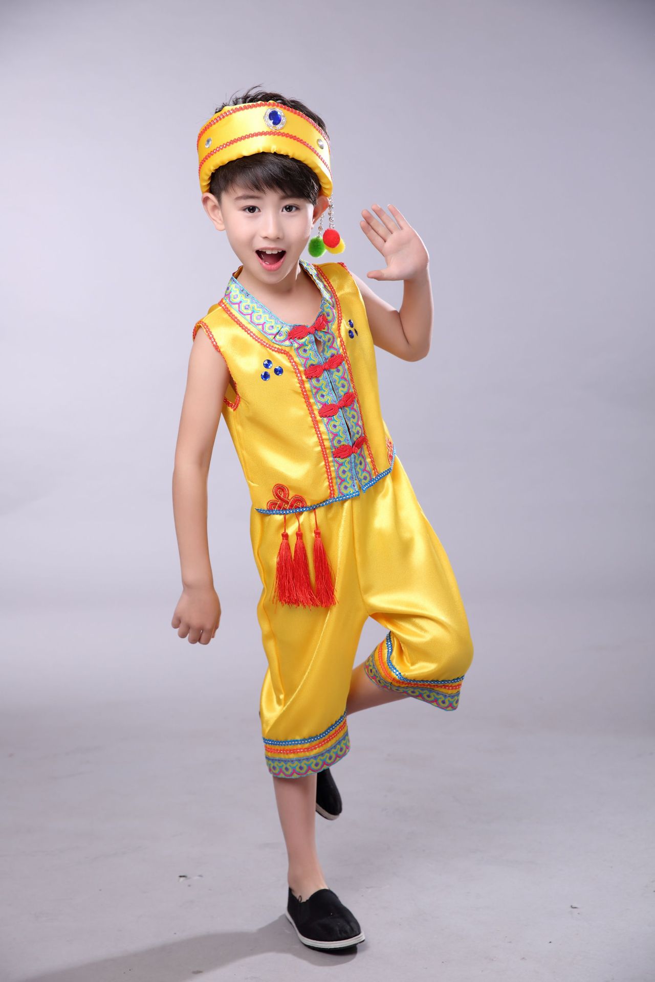 少数民族儿童表演服男童苗族演出服壮族傣族舞蹈服葫芦丝表演服装