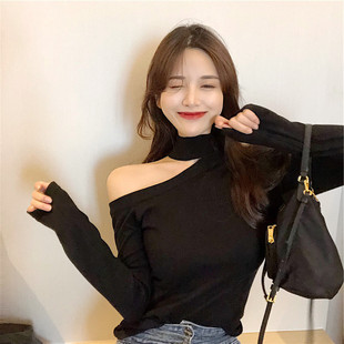 漏锁骨一字肩上衣女早秋黑色露肩心机设计感打底衫长袖t恤ins超火