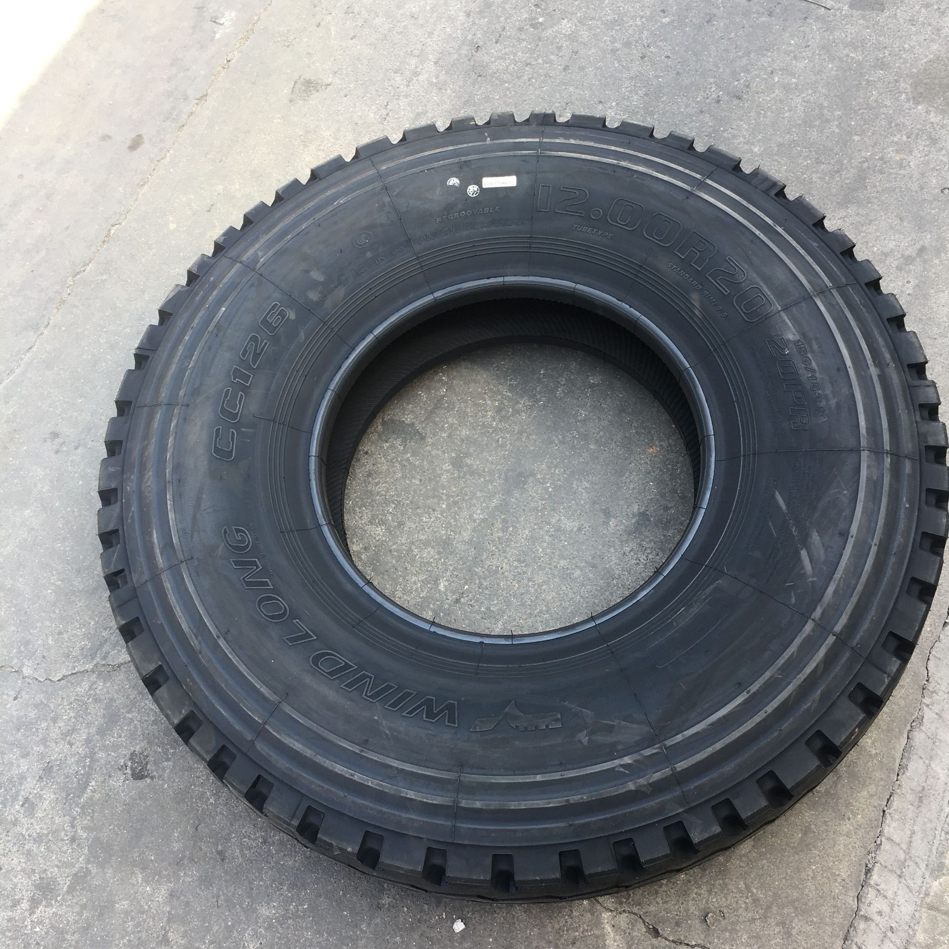 全新1100 1200r20 11.00 12.00-20前四后八大货卡车钢丝载重轮胎