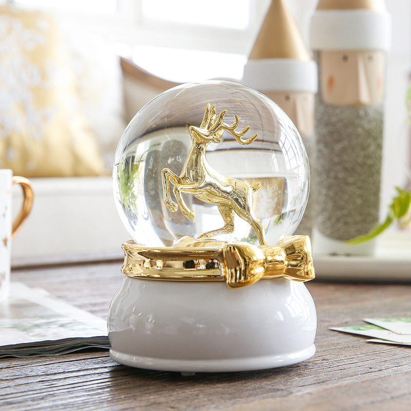 新品推送电镀梦幻麋鹿树脂水晶球圣诞摆件音乐盒商务礼品接急单