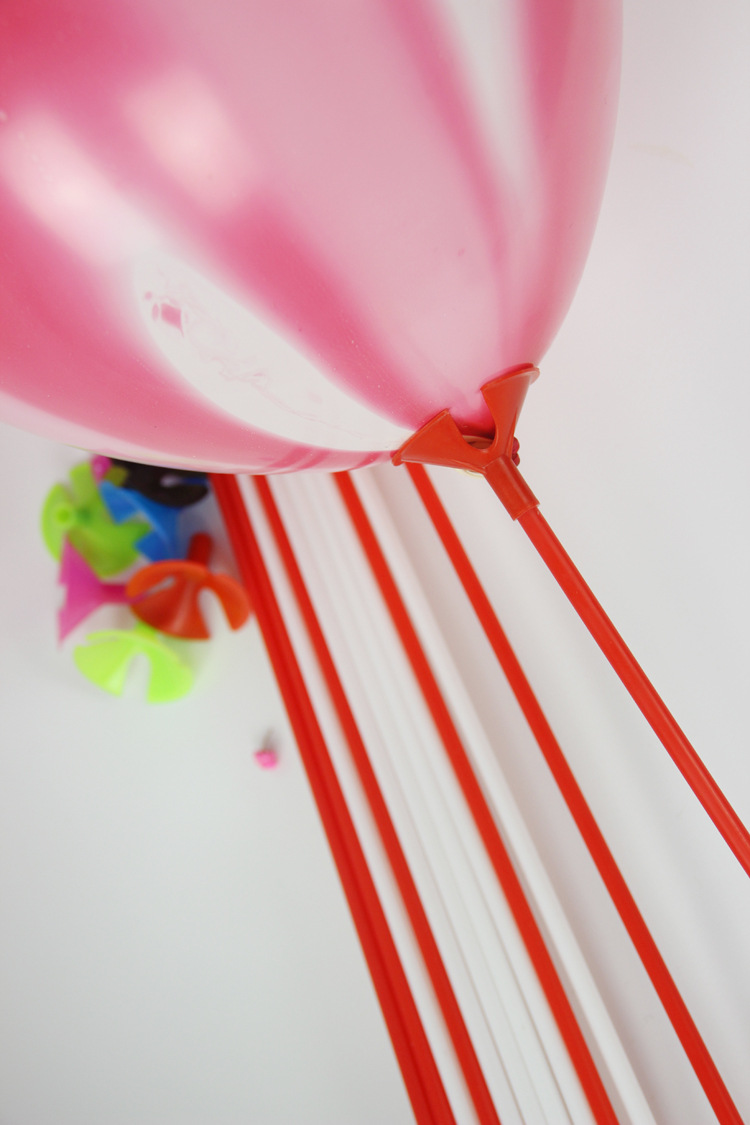 3厘米颜色:白色材质:聚丙烯名称:气球杆托(气球托和气球杆子为一套)