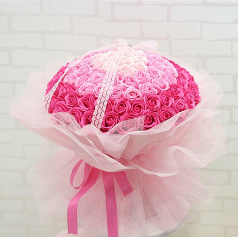 99朵渐变色玫瑰花带纱香皂花热销新款紫色渐变色99朵手捧玫瑰花