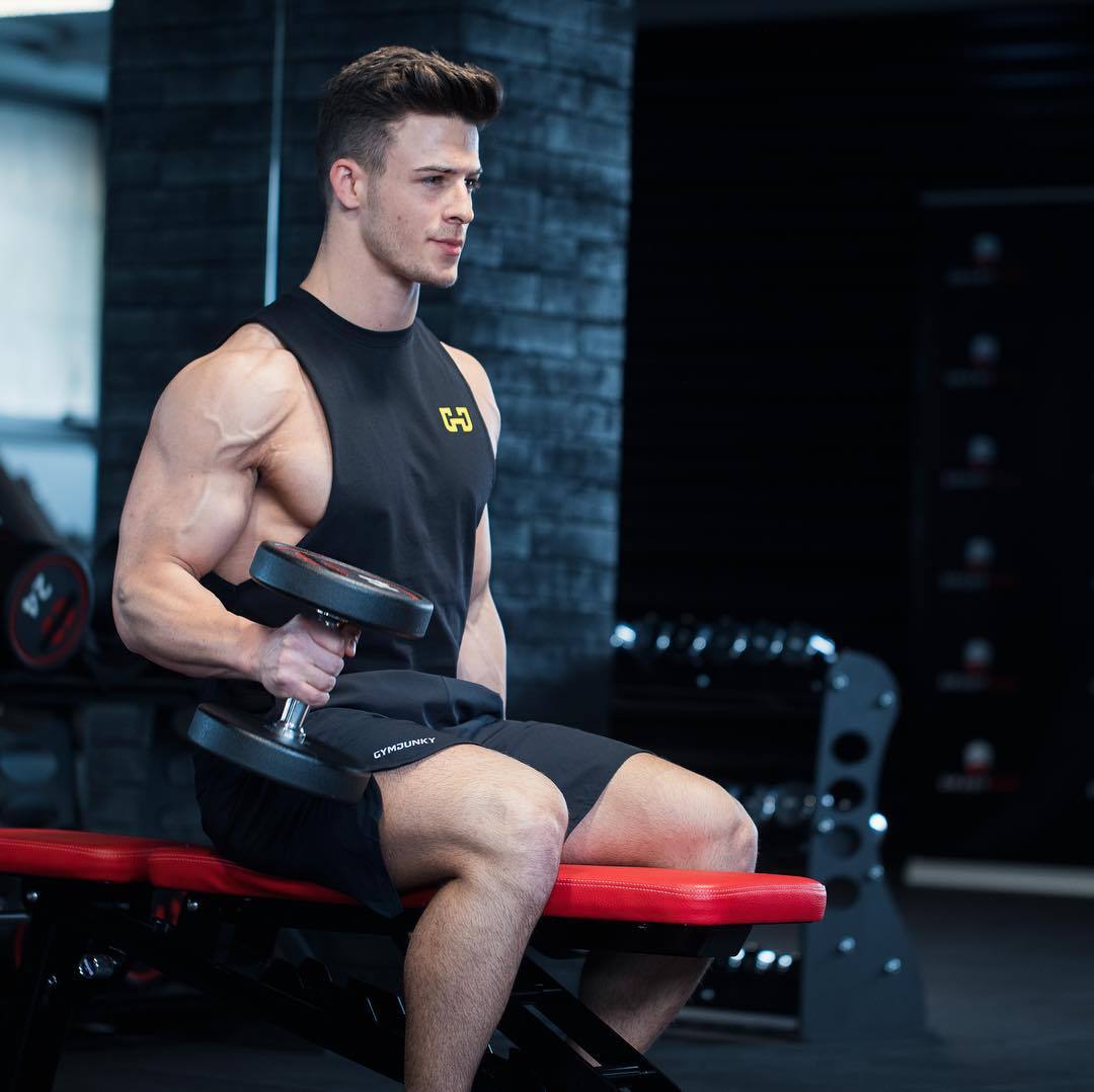 肌肉博士2021夏季欧美男士运动修身训练新款健身棉质透气休闲无袖