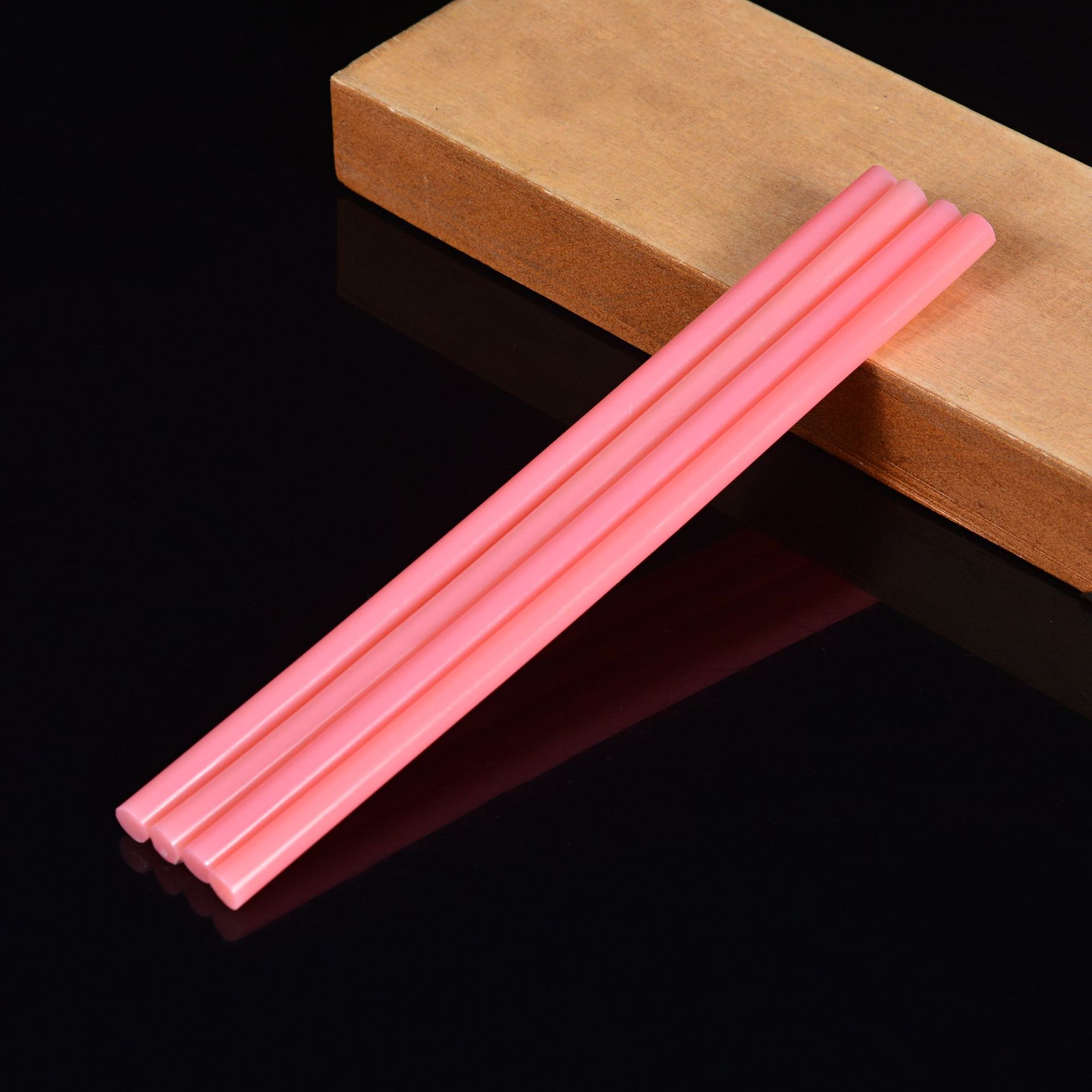 出口彩色热熔胶条7mm 环保高粘热熔胶枪胶棒 美术用热熔胶棒胶条