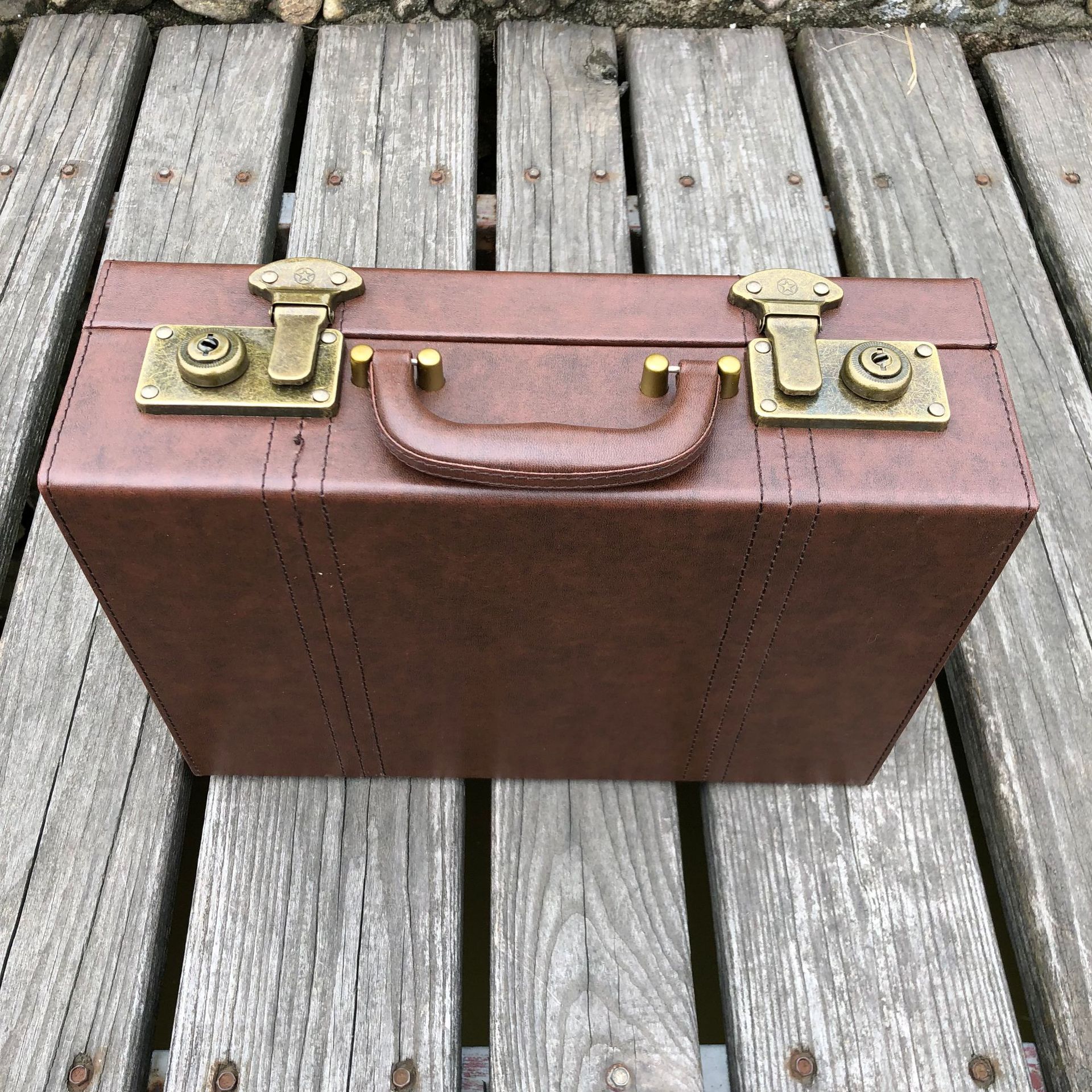 定做 手提小号英伦复古皮箱 怀旧道具密码锁收纳箱