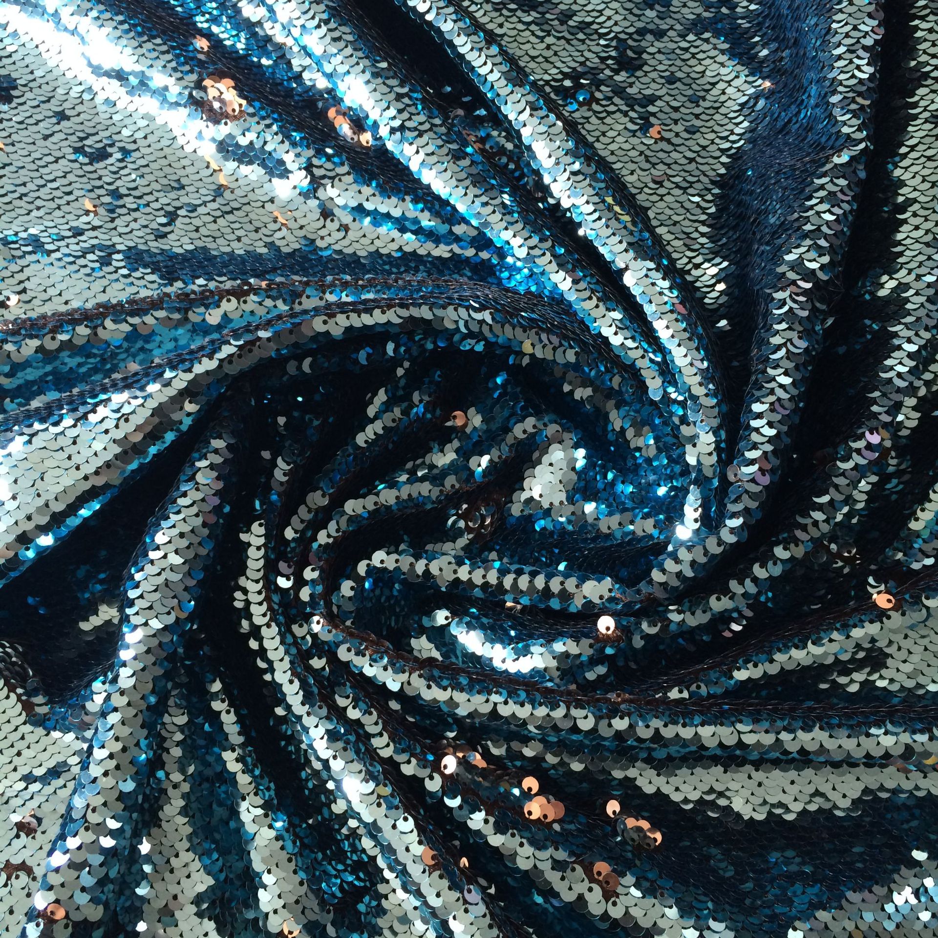 亮片绣花布 色丁5mm双面翻片 全涤亮片绣花面料箱包鞋帽用布