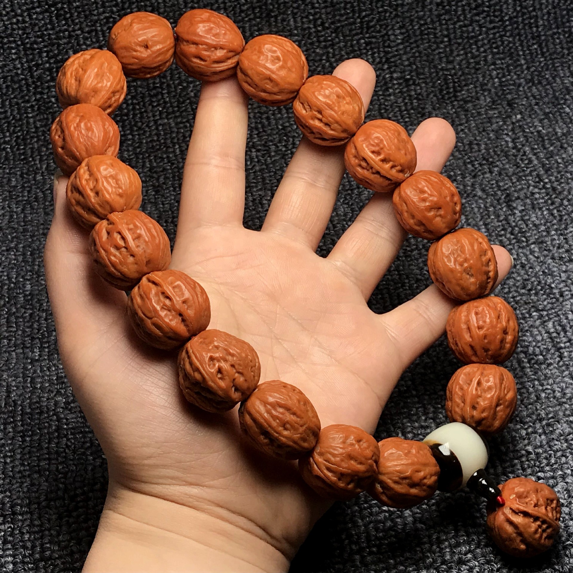 厂家批发机刷秋子核桃手持手串 抛光山核桃麻核桃批发