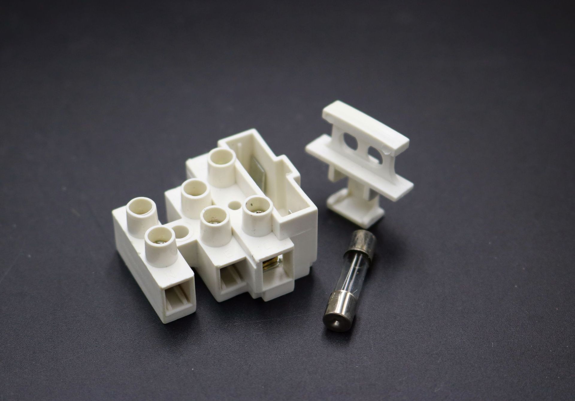 三位带保险丝端子5a阻燃led铜接线柱540/ft06-3p保险座接线端子