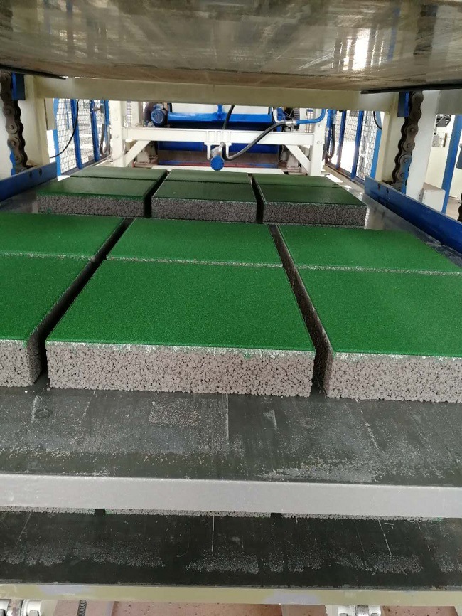 【机械知识】 - 水泥砖生产线设备生产的透水砖分类及功能分析