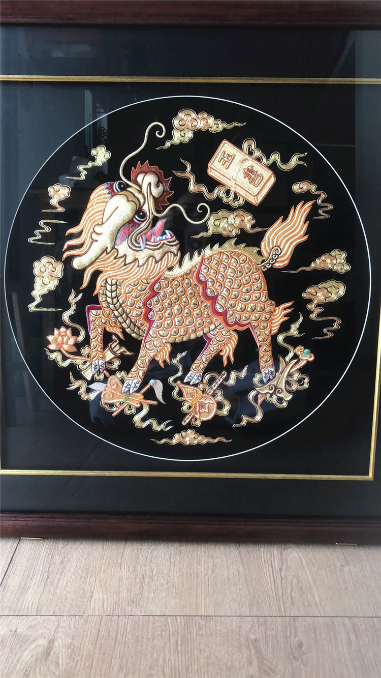 汇韩纯手工刺绣麒麟八宝潮绣精髓垫高绣高档进口金线绣制可定赠语