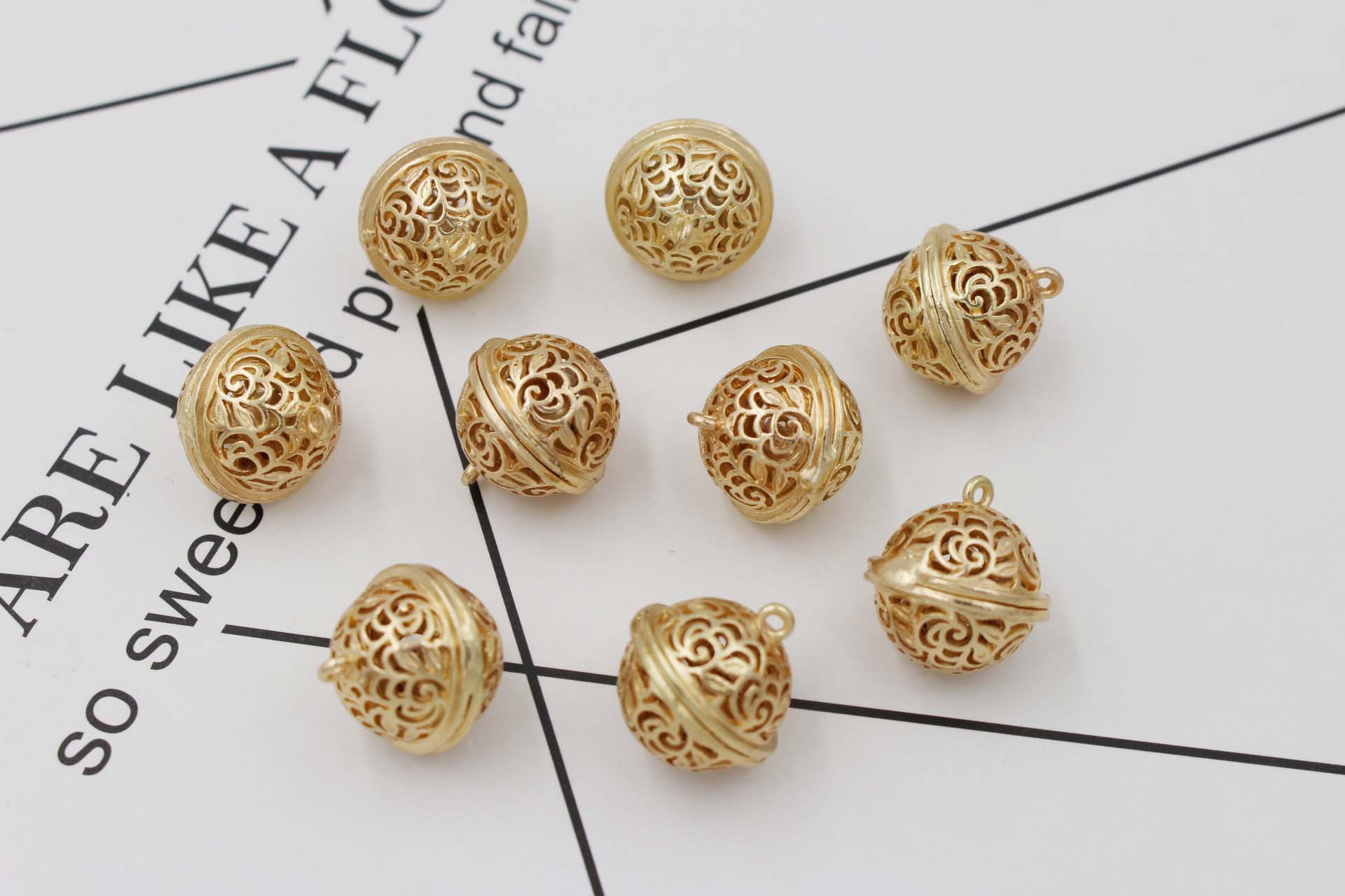 厂家批发花千骨宫铃电镀金色 镂空铃铛 diy饰品配件材料