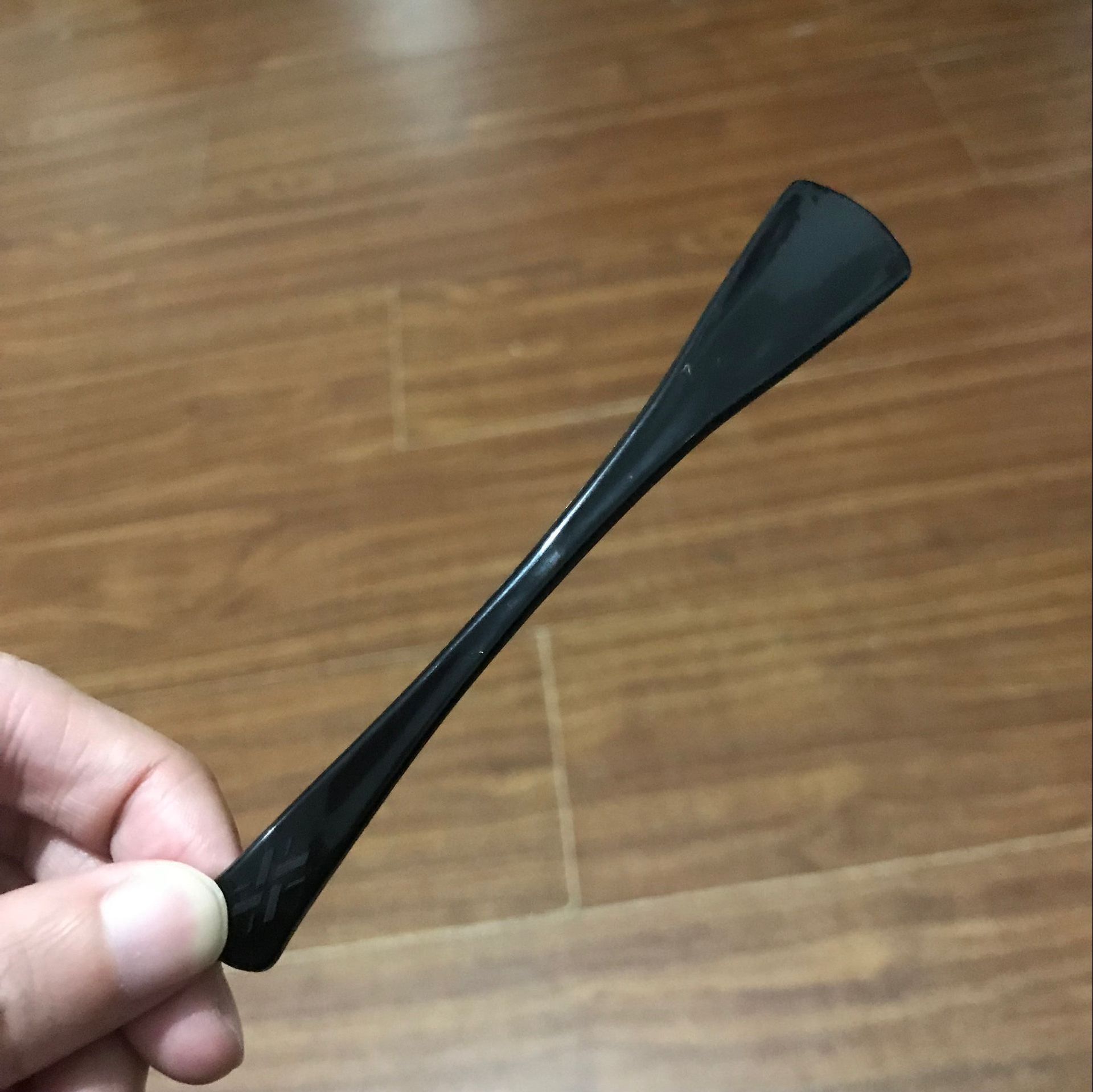 颜色可以定做 产品名称: pp 冰淇淋勺子 产品规格:总长 12厘米,勺头宽