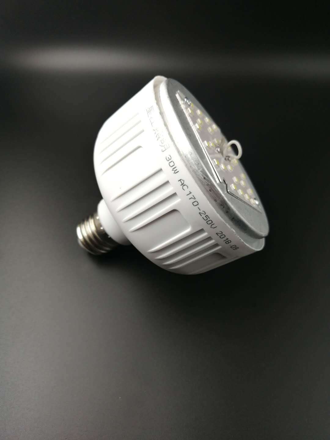 高富帅球灯泡led黄光白光塑料球泡灯led灯泡 红光红色彩光节能灯