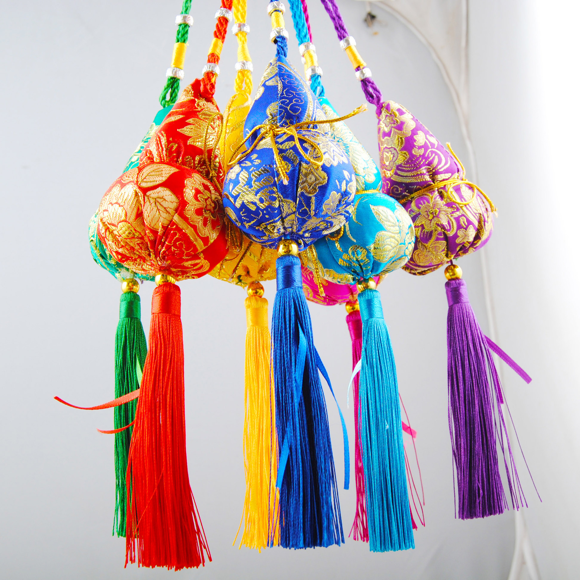 手工葫芦香包 丝绸刺绣香包 艾草香囊节假日小礼品 厂家批发