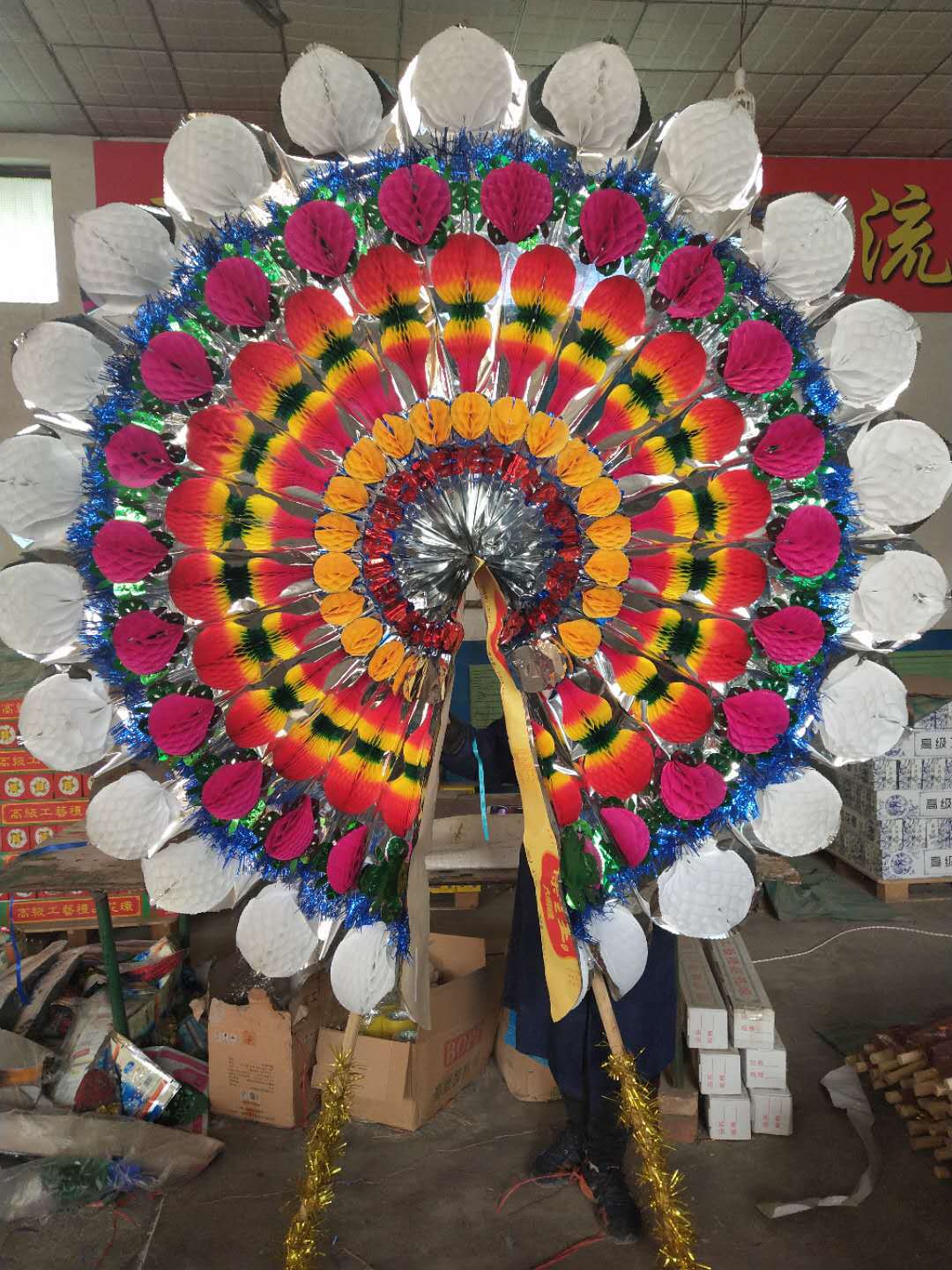 厂家直销长彪纸花殡葬用品2.2米纯纸葫芦加球亮纸清明花圈批发