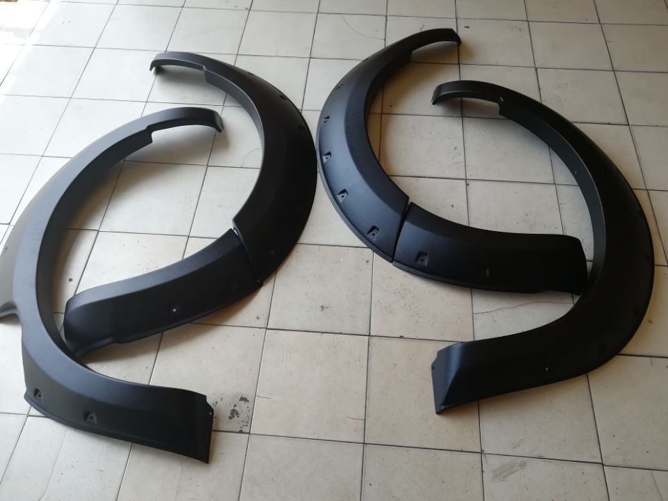 日产尼桑纳瓦拉汽车吸塑加工轮眉 汽车改装塑料轮眉配件定制